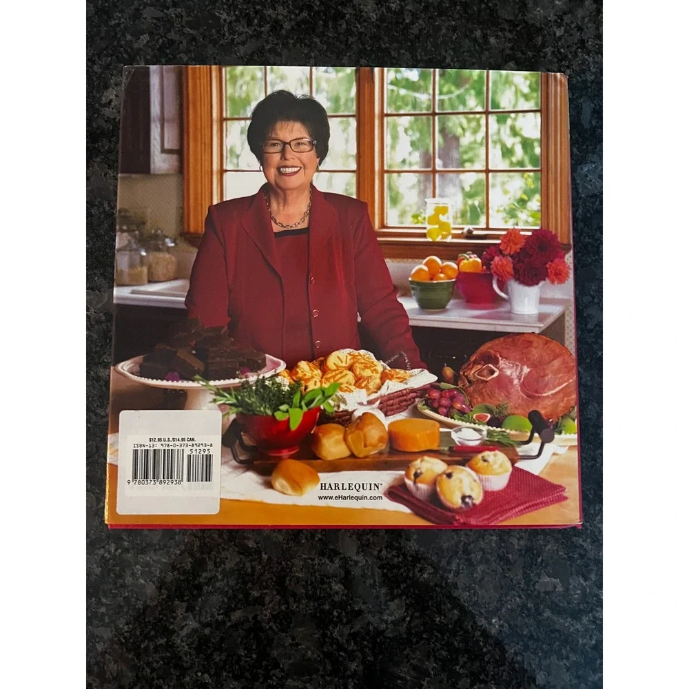 Debbie Macomber's Cedar Cove Cookbook Hardcover Recipes Baking Cooking Food 2009